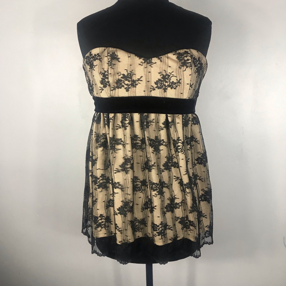 Boston Proper topless laces top Sz Xs